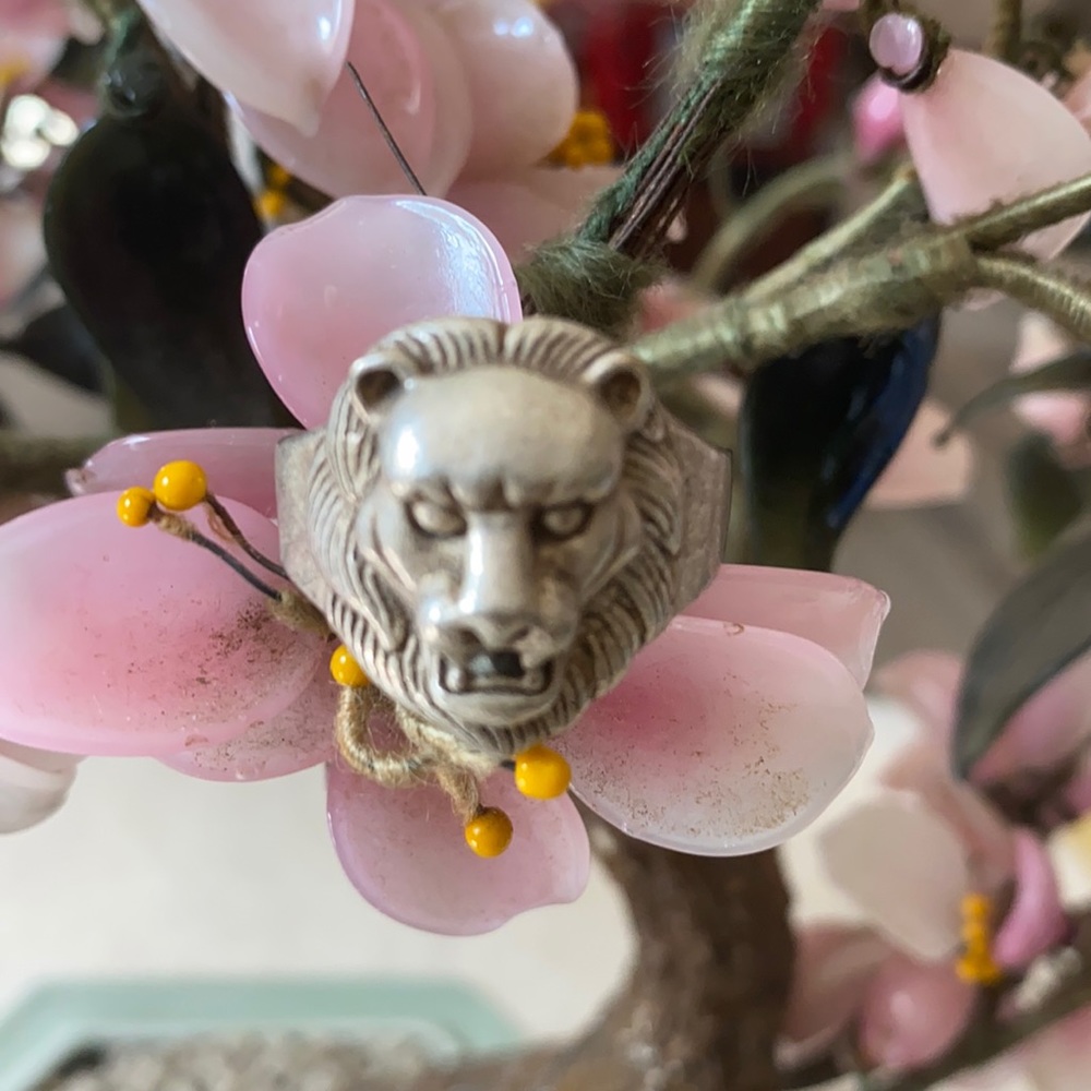 Antique lion head ring